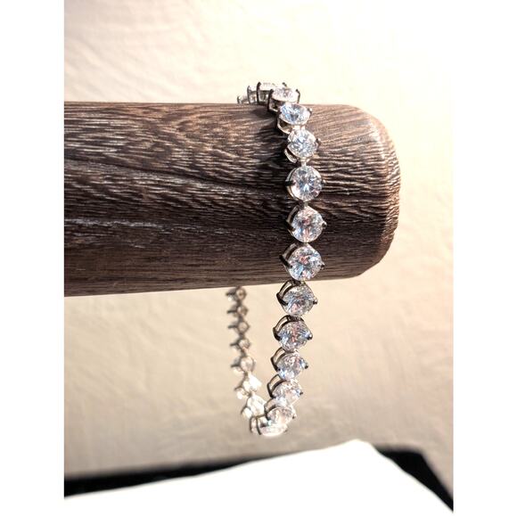 Gorgeous Graduated Large CZ 925 Sterling Silver Tennis Bracelet - Picture 15 of 16